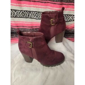 Suede burgundy maroon Boots size 7.5 women